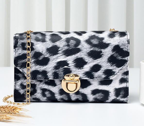 Bolsa Minimal - bolsa de ombro em animal print