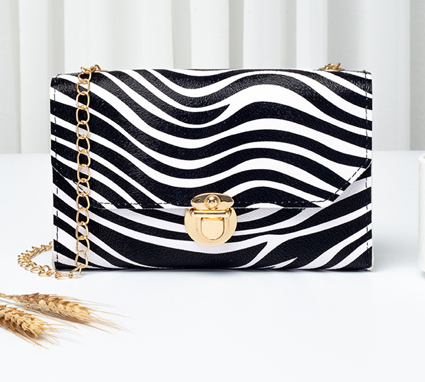 Bolsa Minimal - bolsa de ombro em animal print